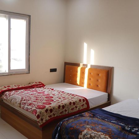 Dolphin Guest House Mathura Zewnętrze zdjęcie